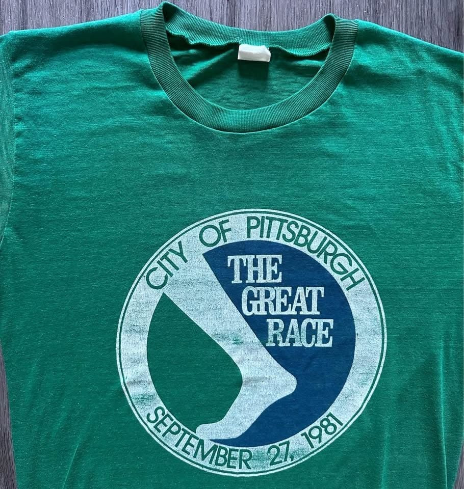 Vintage 80s City of Pittsburgh The Great Race T-Shirt