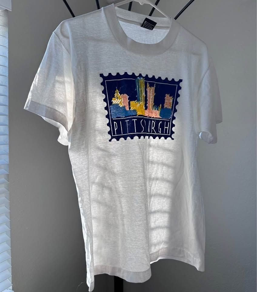 Vintage 90s Screen Stars Pittsburgh Skyline T-Shirt