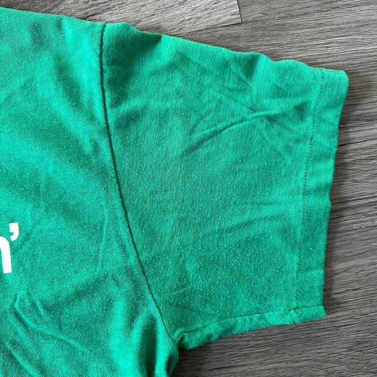 Vintage 80s Mighty Pleasin’ Apple Squeezin’ T-Shirt