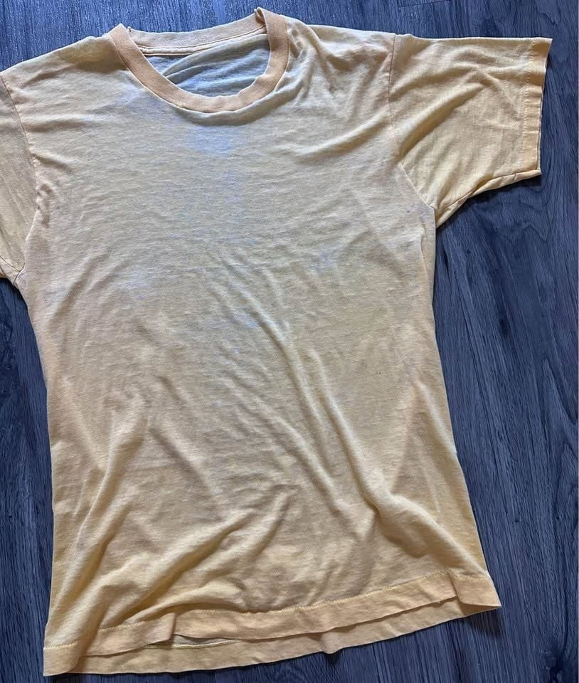 Vintage 70s 11th Bomb Group (H) Assn. T-Shirt.Measurements are in photos.