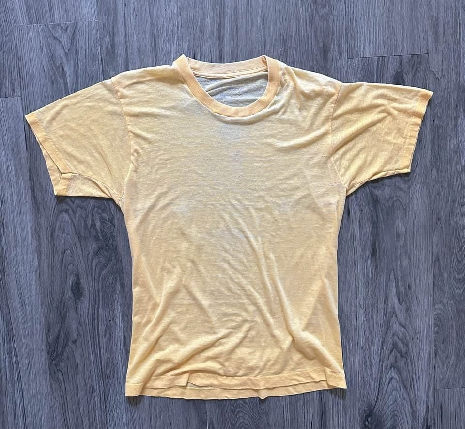 Vintage 70s 11th Bomb Group (H) Assn. T-Shirt.Measurements are in photos.