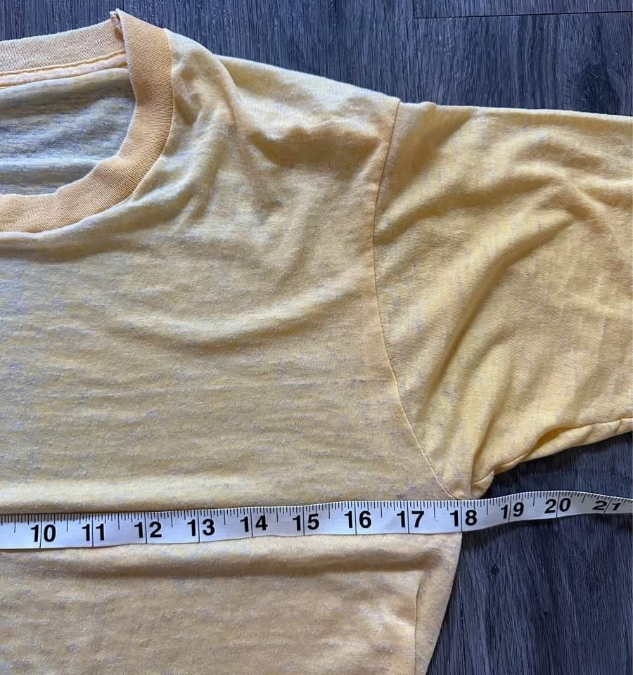 Vintage 70s 11th Bomb Group (H) Assn. T-Shirt.Measurements are in photos.